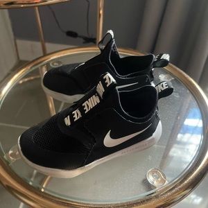 Flex runners ,Nike ,size 9c ,for kids